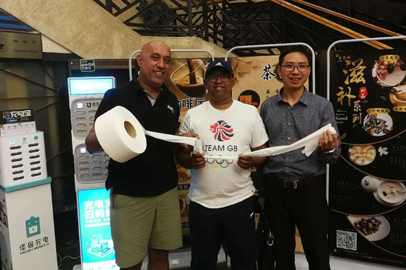 &Icirc;nt&acirc;lnire de parteneriat de afaceri pentru exportul de șervețele de h&acirc;rtie igienică